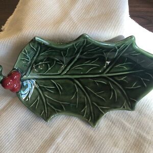 Holly leaf dish. Vintage . Ceramic.